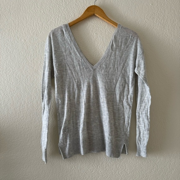 Zara Knit Classic V-Neck Sweater (Women's Size Small), Grey Ladies Sweater - Picture 2 of 3